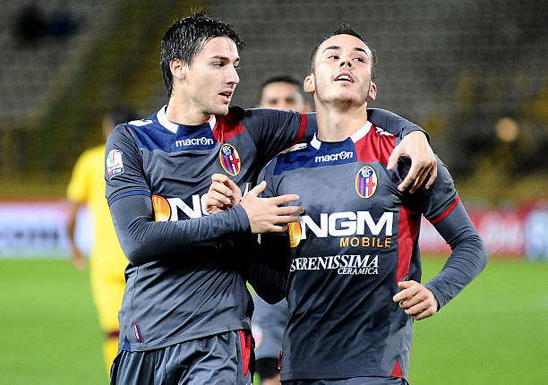 功奠定了坚 功奠定了坚