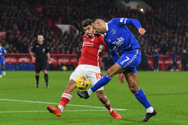 是足球比赛 是足球比赛